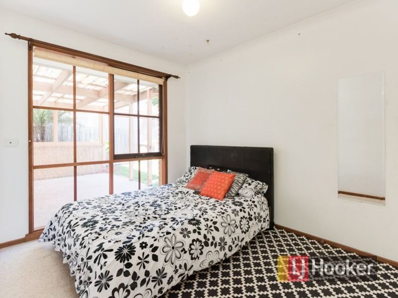 Photo - 35 Horsfield Street, Cranbourne North VIC 3977 - Image 8