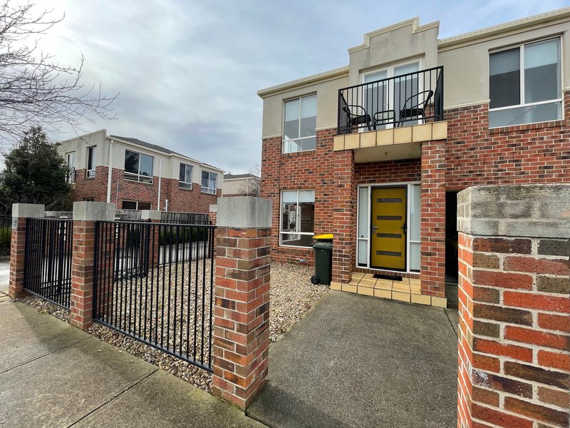 Photo - 3/5 Hosken Street, Altona Meadows VIC 3028 - Image 2