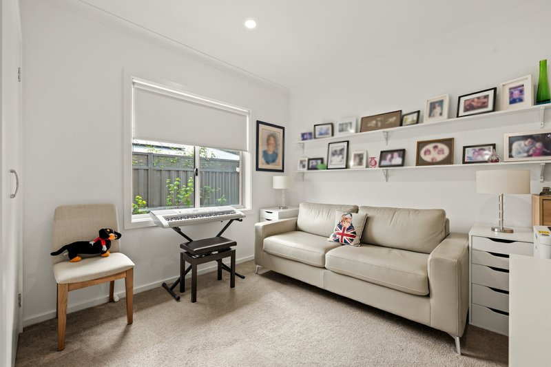 Photo - 35 Houghton Crescent, Eagle Point VIC 3878 - Image 10