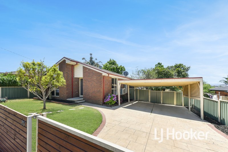 35 Huntington Drive, Hampton Park VIC 3976