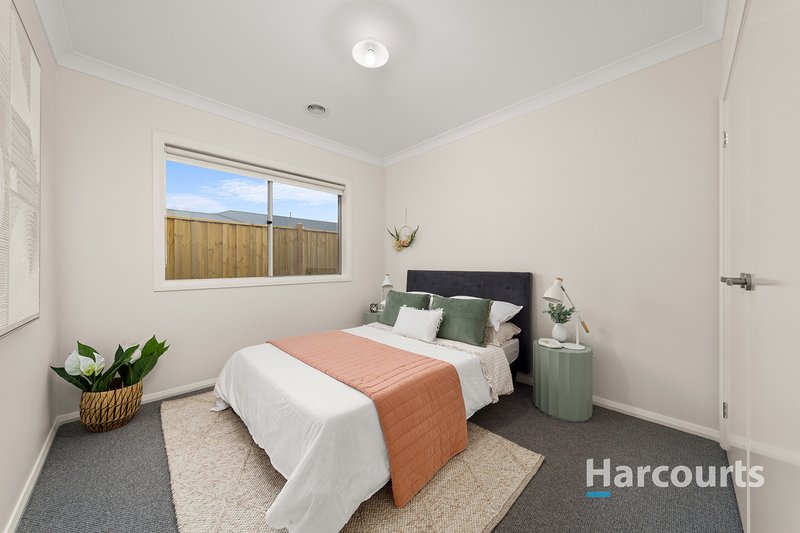 Photo - 35 Illawarra Boulevard, Drouin VIC 3818 - Image 12