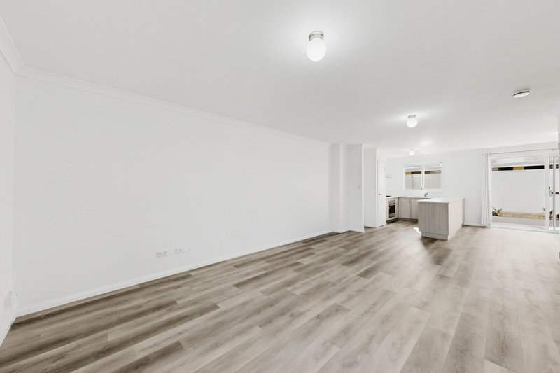 Photo - 3/5 Jamaica Lane, Clarkson WA 6030 - Image 3