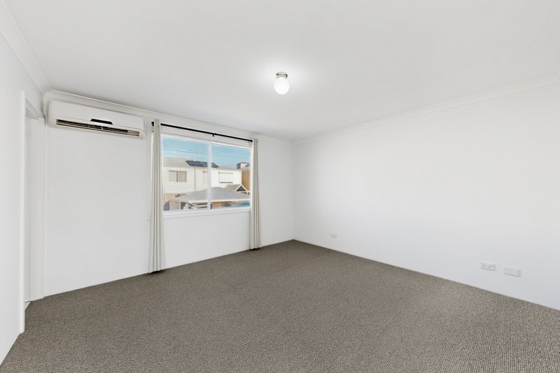 Photo - 3/5 Jamaica Lane, Clarkson WA 6030 - Image 9