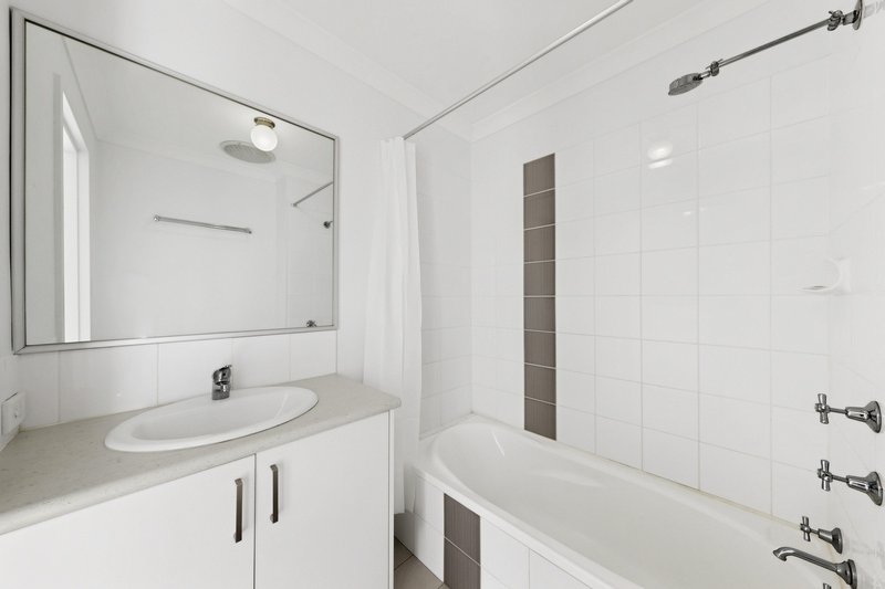 Photo - 3/5 Jamaica Lane, Clarkson WA 6030 - Image 14