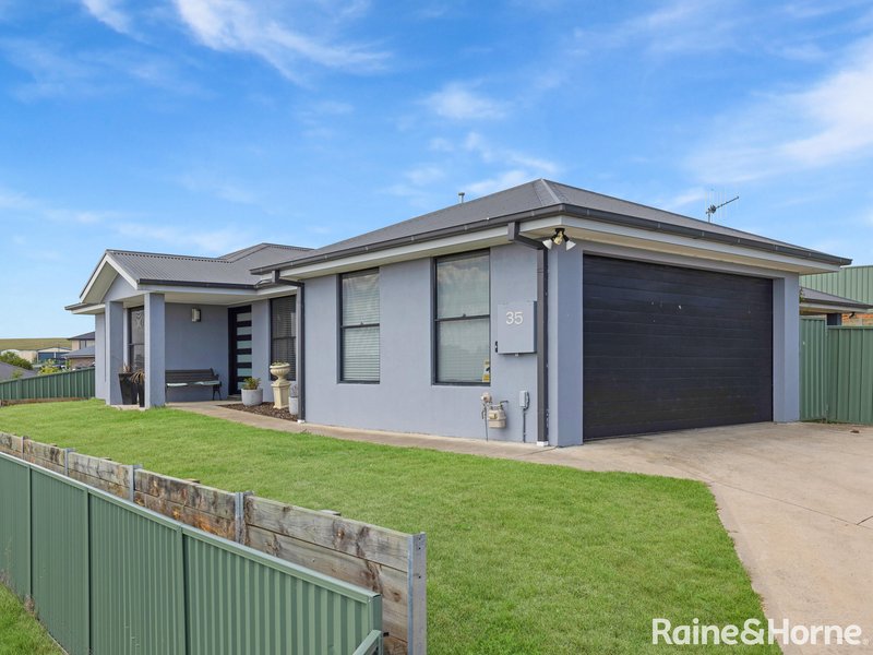 35 James Barnet Drive, Kelso NSW 2795