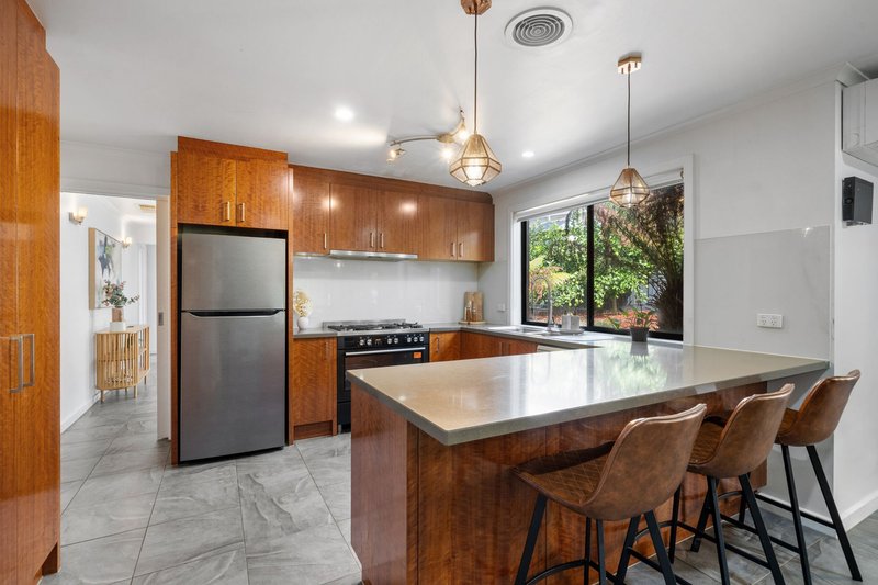 Photo - 35 Jarryd Crescent, Berwick VIC 3806 - Image 6