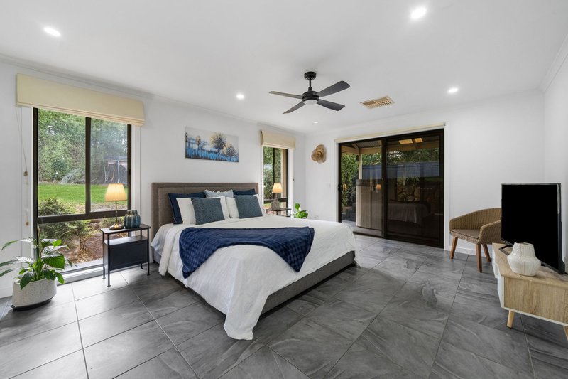 Photo - 35 Jarryd Crescent, Berwick VIC 3806 - Image 13