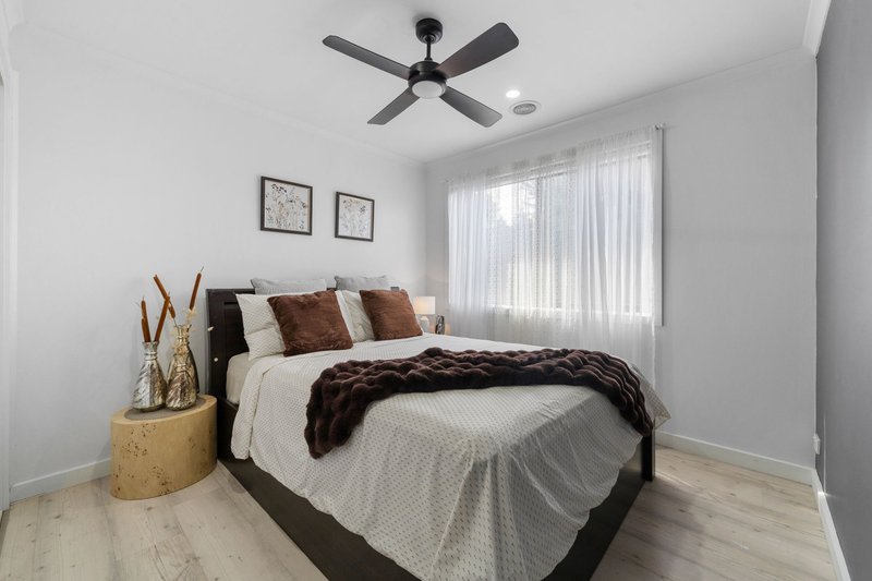 Photo - 35 Jarryd Crescent, Berwick VIC 3806 - Image 14