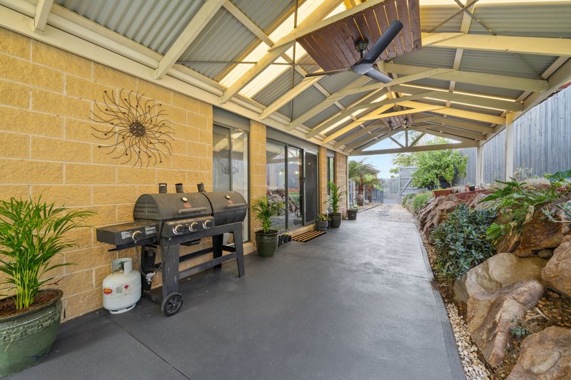 Photo - 35 Jarryd Crescent, Berwick VIC 3806 - Image 18
