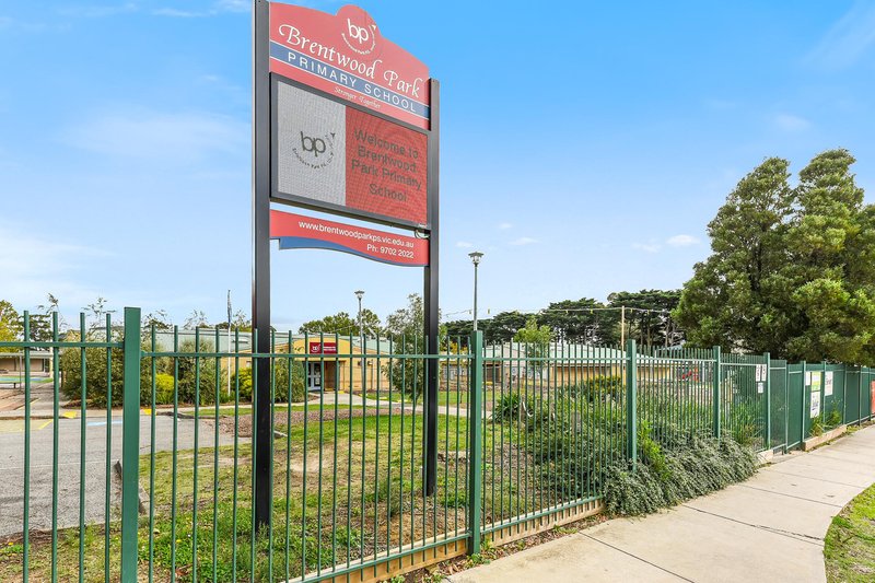 Photo - 35 Jarryd Crescent, Berwick VIC 3806 - Image 22