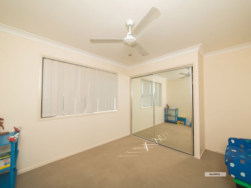 Photo - 35 Justin Street, Gracemere QLD 4702 - Image 9