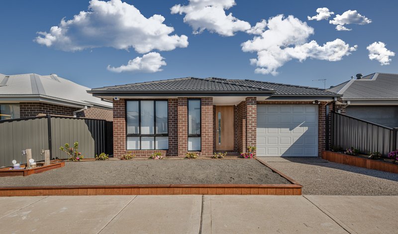 35 Kangaroo Road, Craigieburn VIC 3064