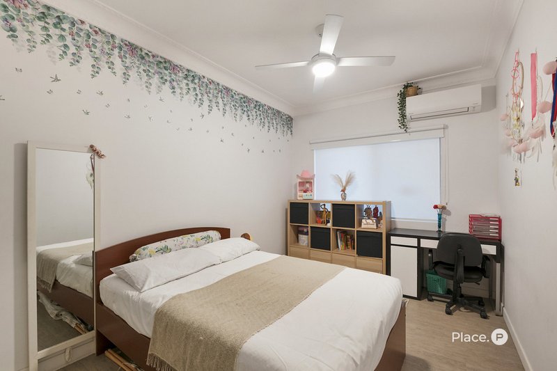 Photo - 35 Kennedy Terrace, East Brisbane QLD 4169 - Image 12