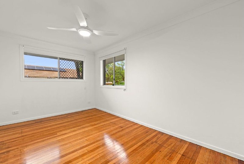 Photo - 35 Keyes Street, Loganlea QLD 4131 - Image 6