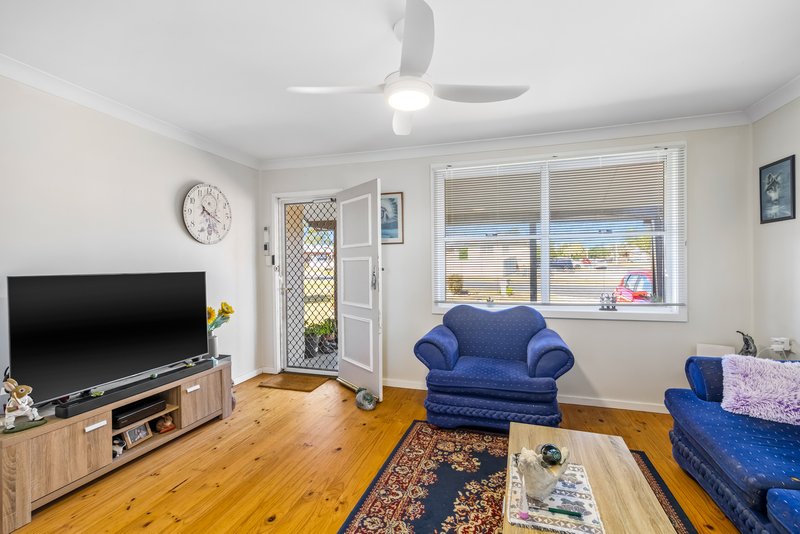 Photo - 35 Kingstown Road, Woodberry NSW 2322 - Image 2