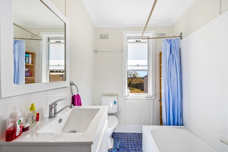 Photo - 35 Kingstown Road, Woodberry NSW 2322 - Image 6