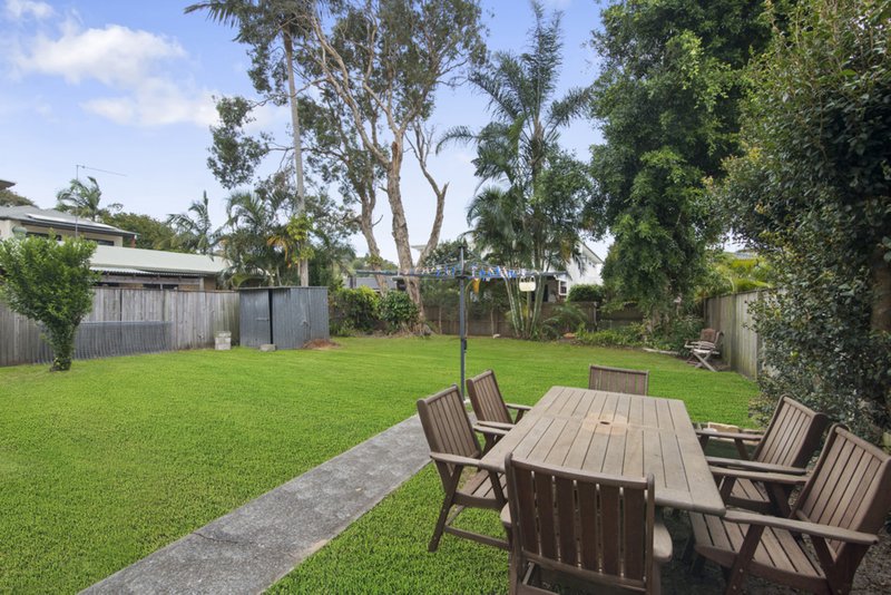 Photo - 35 Kitchener Street, Tugun QLD 4224 - Image 3