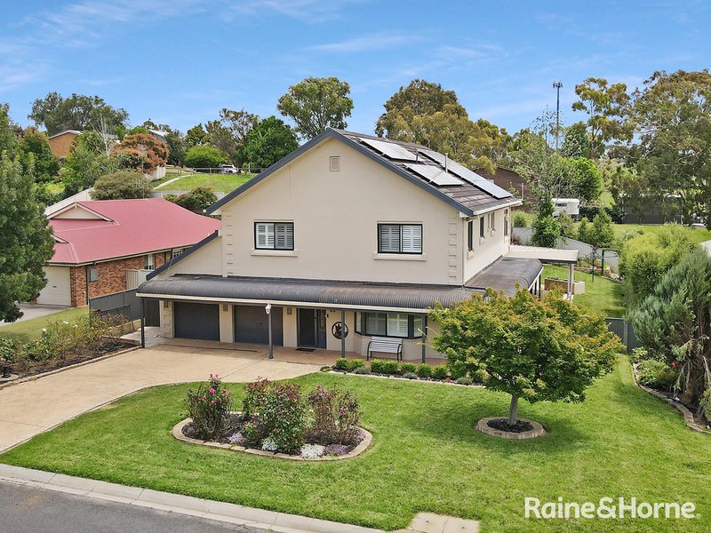 35 Kurumben Place, West Bathurst NSW 2795