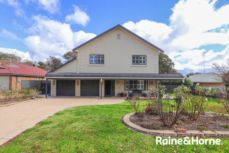 35 Kurumben Place, West Bathurst NSW 2795