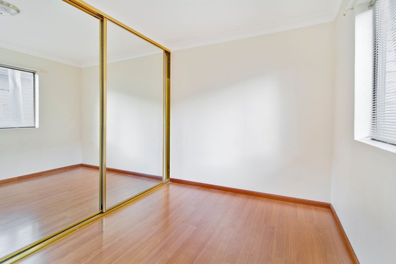 Photo - 3/5 Lachlan Avenue, Macquarie Park NSW 2113 - Image 2