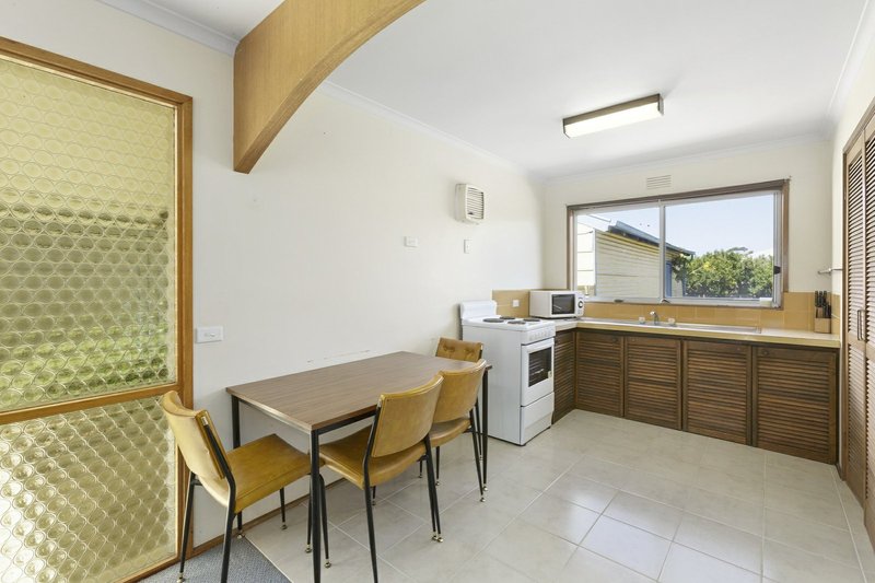 Photo - 35 Lake View Crescent, St Leonards VIC 3223 - Image 4