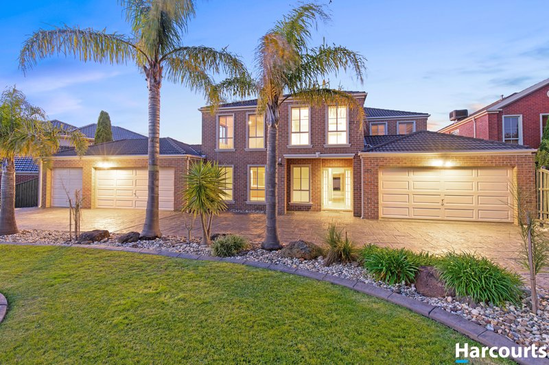 Photo - 35 Langhorne Crescent, Rowville VIC 3178 - Image 2