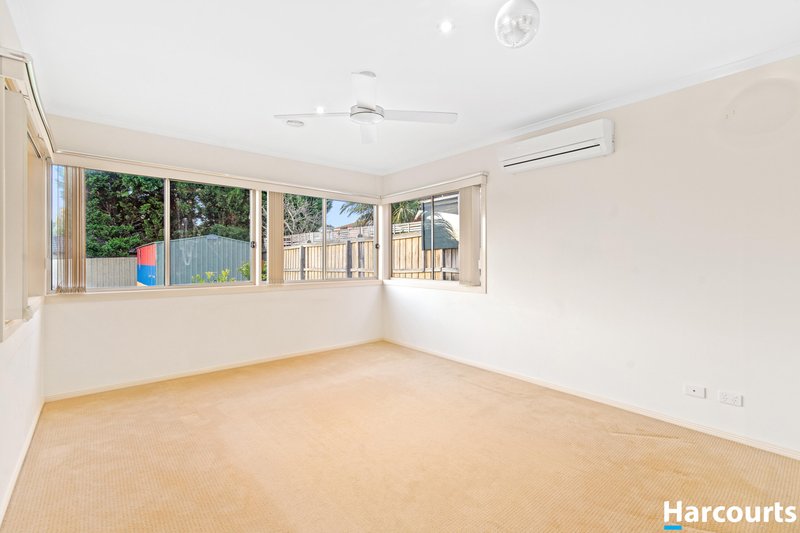 Photo - 35 Langhorne Crescent, Rowville VIC 3178 - Image 7