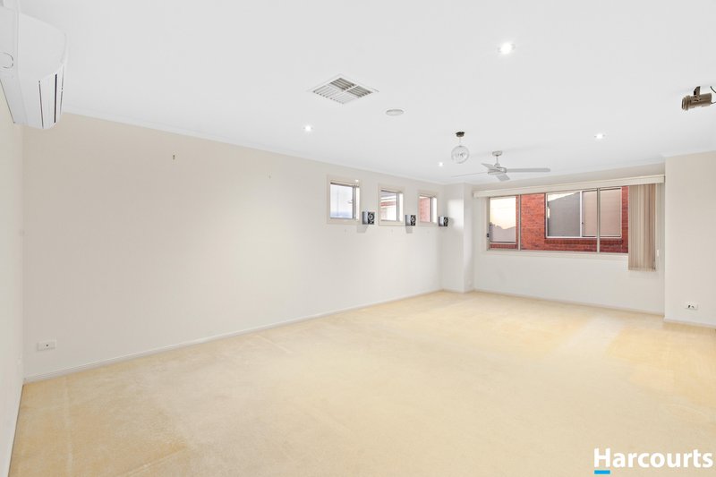 Photo - 35 Langhorne Crescent, Rowville VIC 3178 - Image 8