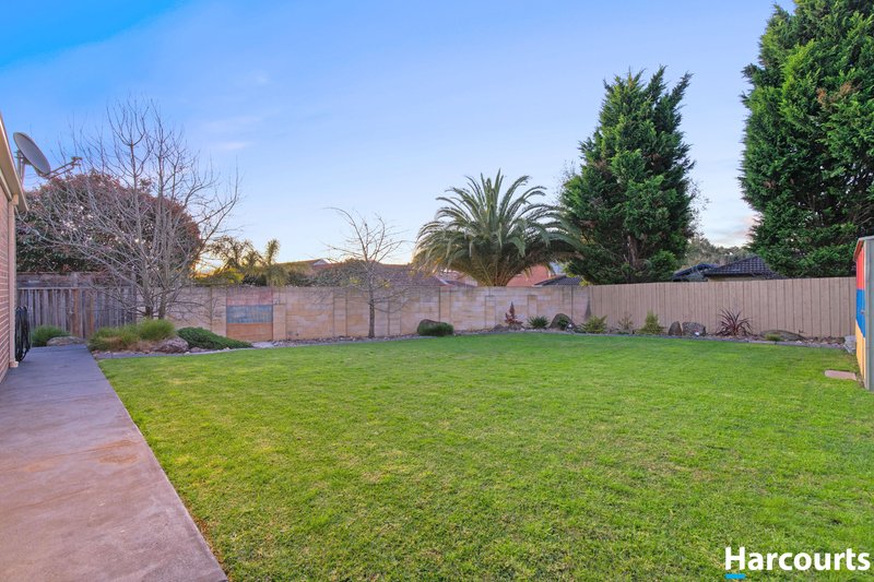 Photo - 35 Langhorne Crescent, Rowville VIC 3178 - Image 12