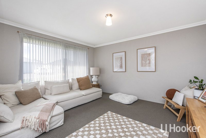 Photo - 35 Lascelles Circus, Lakelands WA 6180 - Image 2