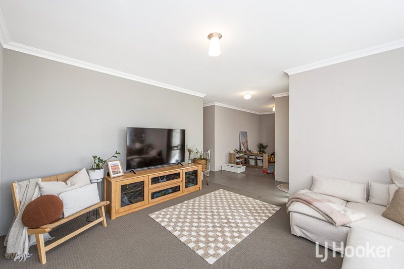 Photo - 35 Lascelles Circus, Lakelands WA 6180 - Image 3