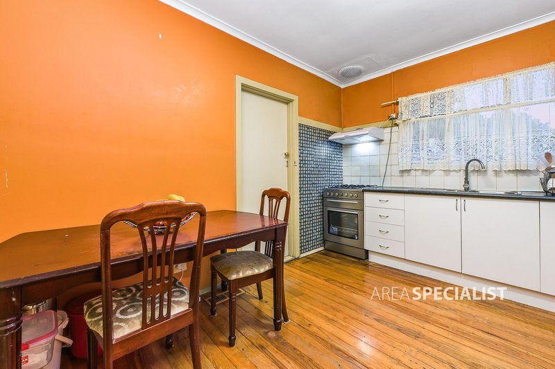 Photo - 35 Latham Crescent, Dandenong North VIC 3175 - Image 4