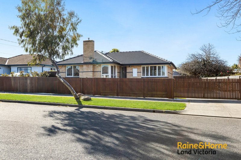 35 Lee Avenue, Springvale VIC 3171