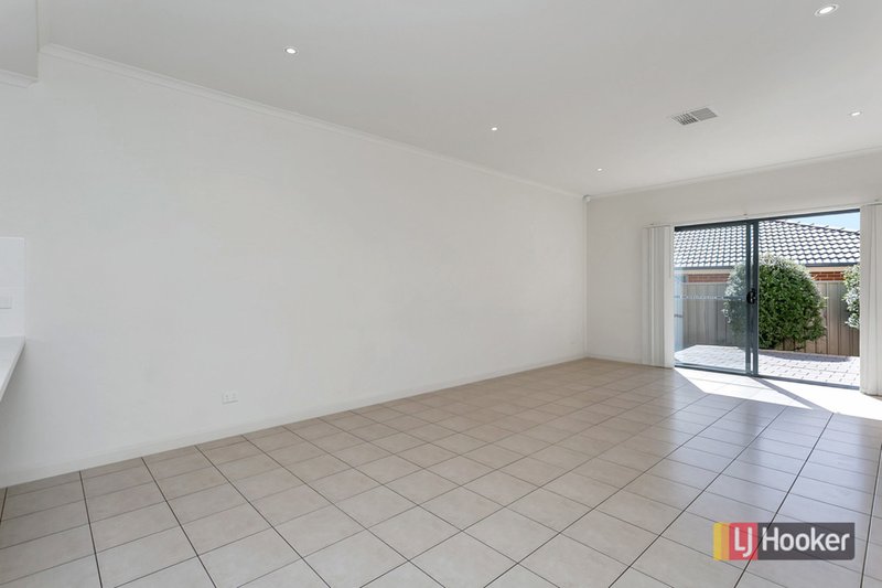 Photo - 35 Limbert Avenue, Seacombe Gardens SA 5047 - Image 4