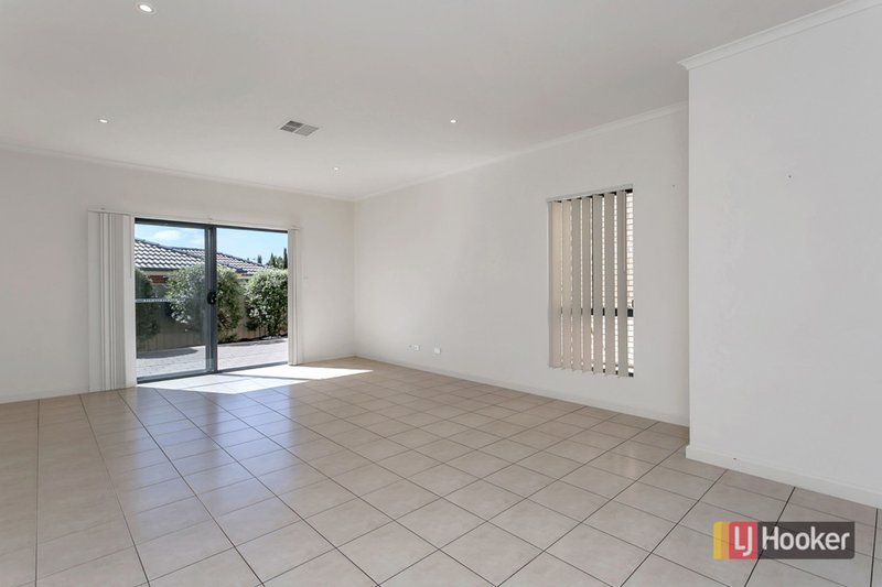 Photo - 35 Limbert Avenue, Seacombe Gardens SA 5047 - Image 5