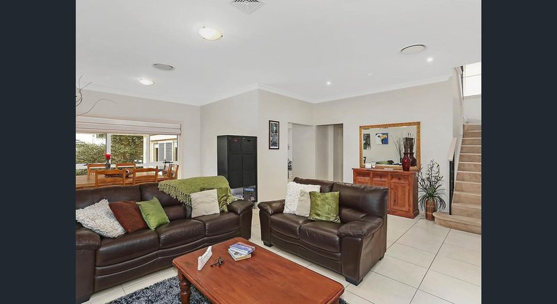 Photo - 35 Linden Way, Bella Vista NSW 2153 - Image 4