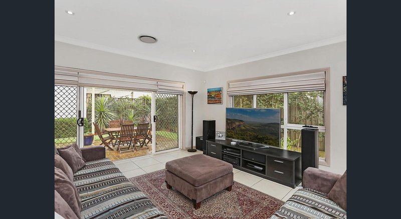 Photo - 35 Linden Way, Bella Vista NSW 2153 - Image 5