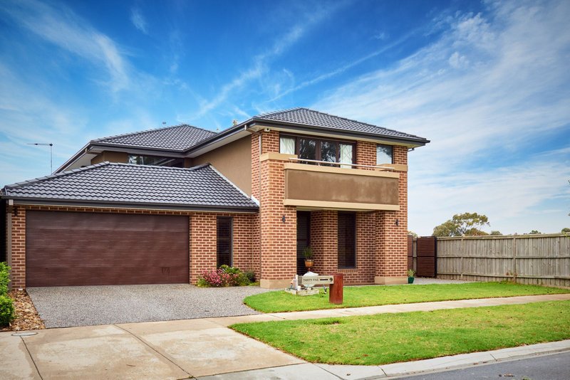 35 Lindwall Drive, Cranbourne West VIC 3977