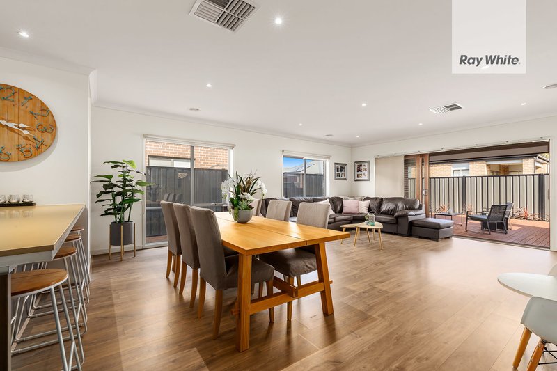 Photo - 35 Lockhart Street, Mernda VIC 3754 - Image 3