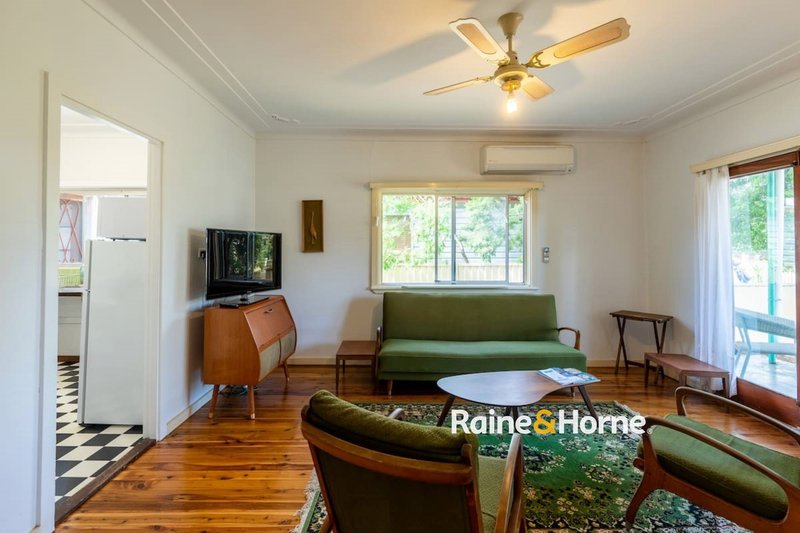 Photo - 35 Lone Pine Avenue, Umina Beach NSW 2257 - Image 5