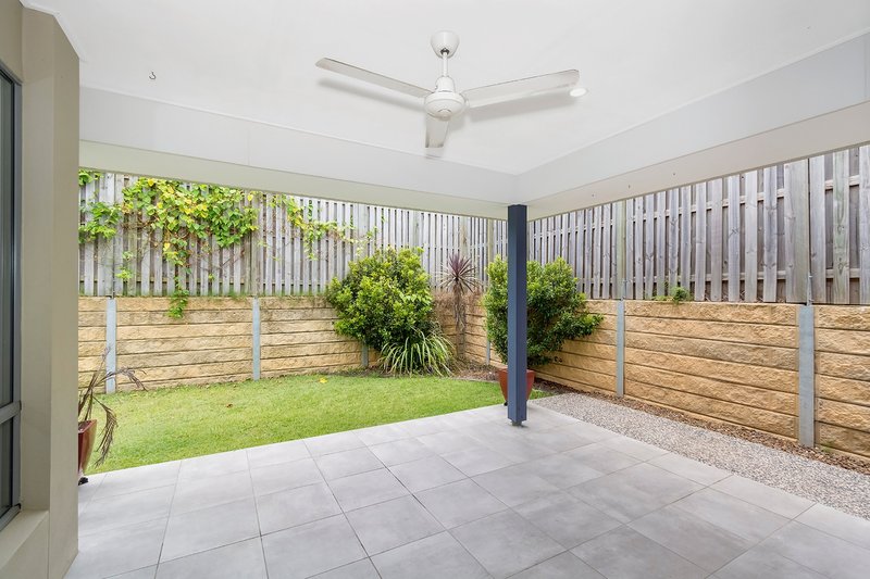 Photo - 35 Longstaff Crescent, Pimpama QLD 4209 - Image 3