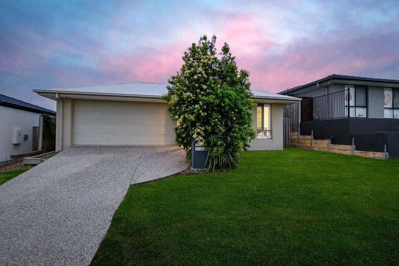 Photo - 35 Longstaff Crescent, Pimpama QLD 4209 - Image 5