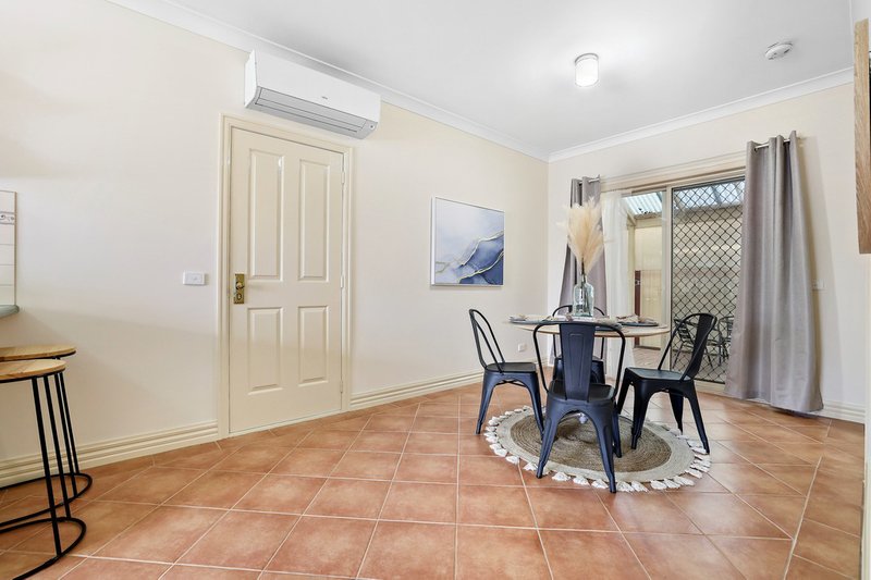 Photo - 35 Lonsdale Circuit, Hoppers Crossing VIC 3029 - Image 7