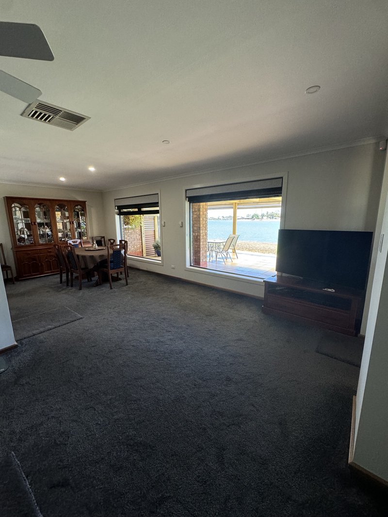 Photo - 35 Lord Hobart Way, West Lakes SA 5021 - Image 3