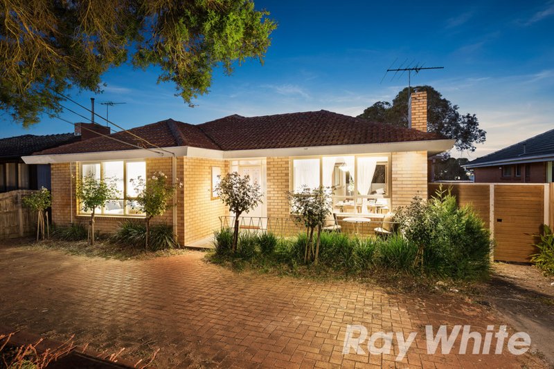 35 Lorraine Drive, Burwood East VIC 3151