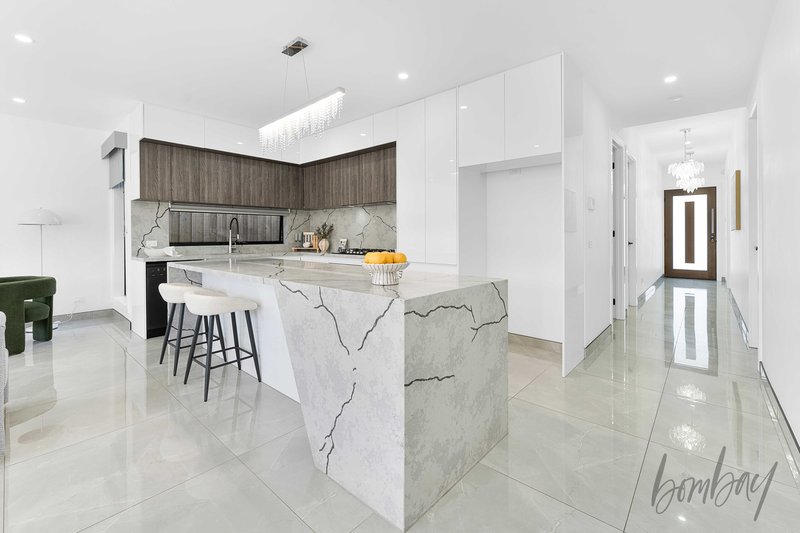 Photo - 35 Madura Promenade, Mickleham VIC 3064 - Image 4