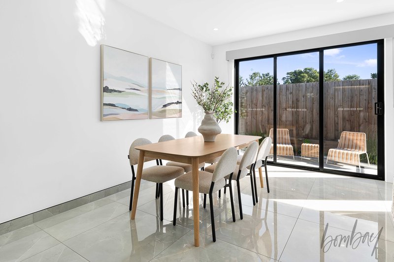 Photo - 35 Madura Promenade, Mickleham VIC 3064 - Image 5