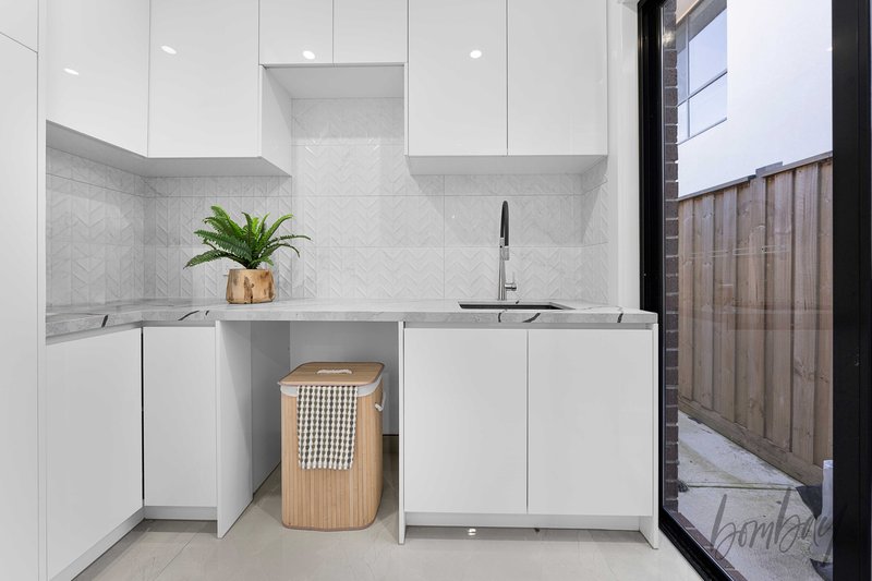 Photo - 35 Madura Promenade, Mickleham VIC 3064 - Image 16