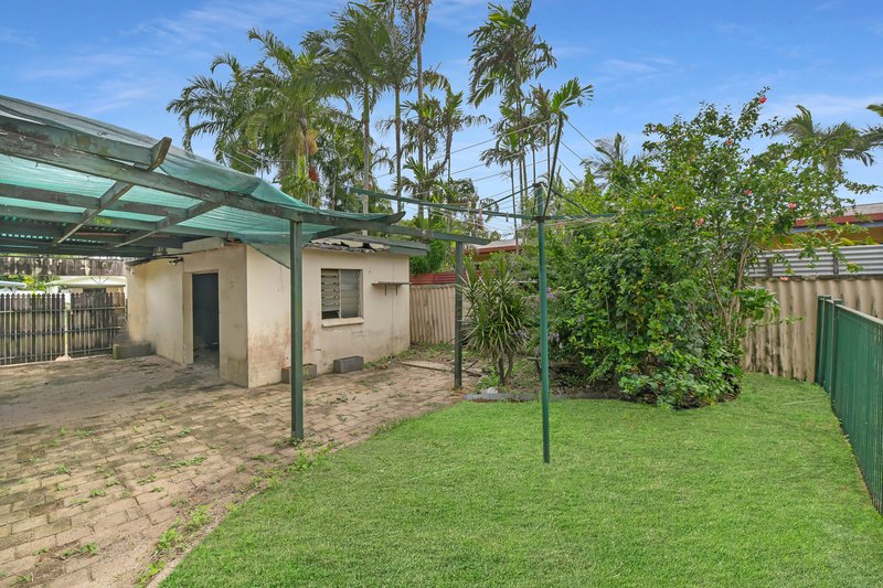 Photo - 35 Magnolia Street, Holloways Beach QLD 4878 - Image 13