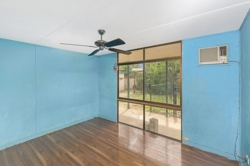 Photo - 35 Magnolia Street, Holloways Beach QLD 4878 - Image 10